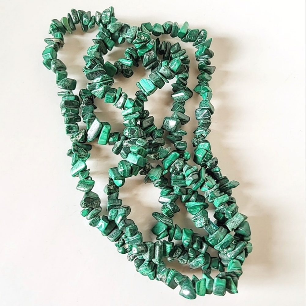 34" MALACHITE CHIPS NECKLACE